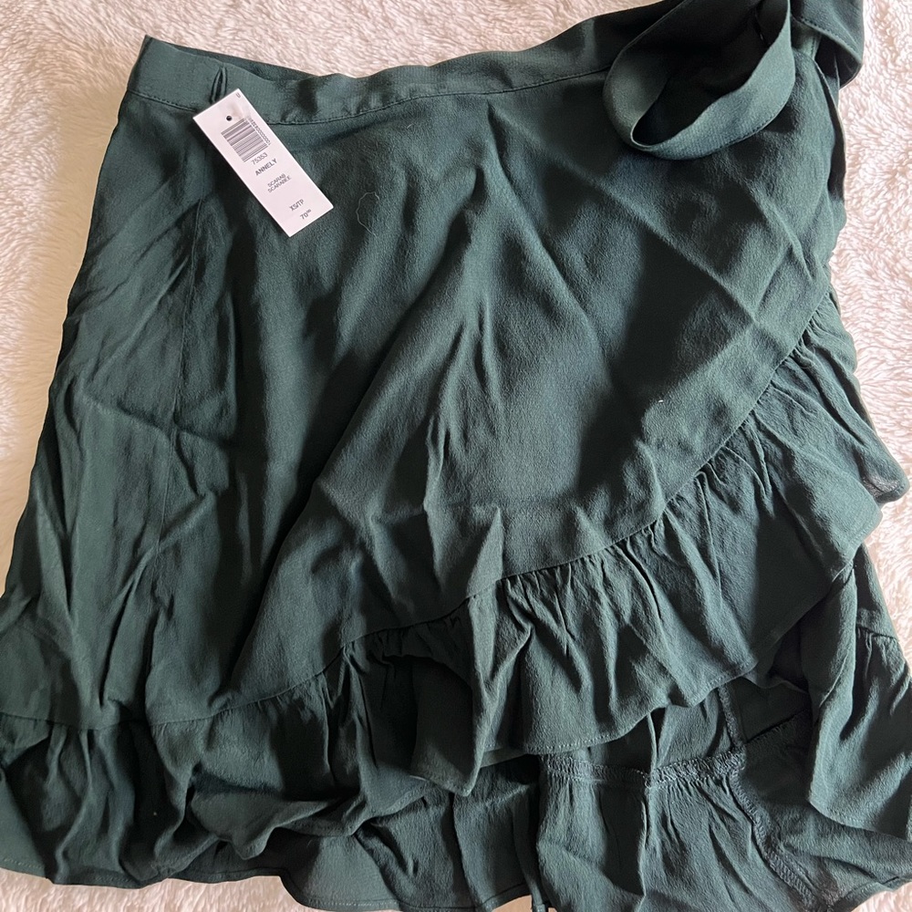 Aritzia Sunday Best Skirt Green Size XS New with Tags